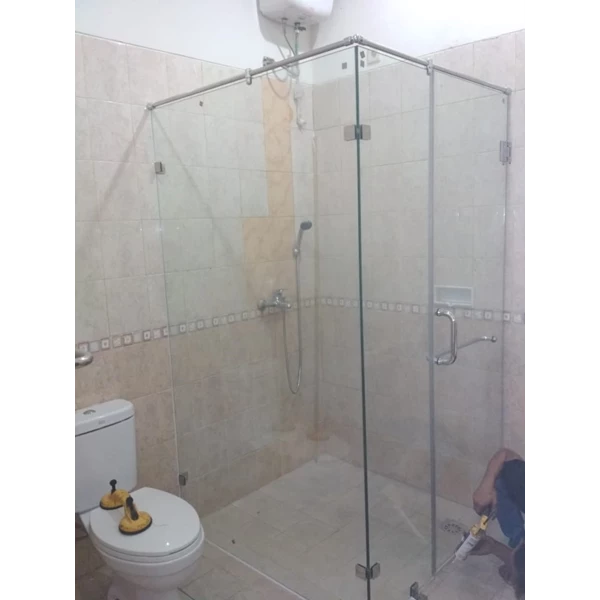 Bath room Tempered Glass Partition