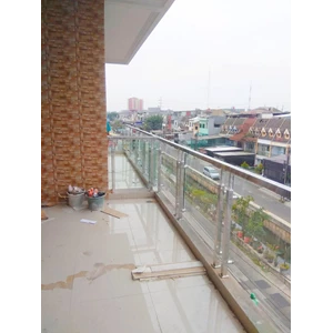 Railing Balkon Rangka  Stainless dan Kaca Tempered