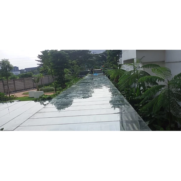 Tempered laminated canopy glass roof