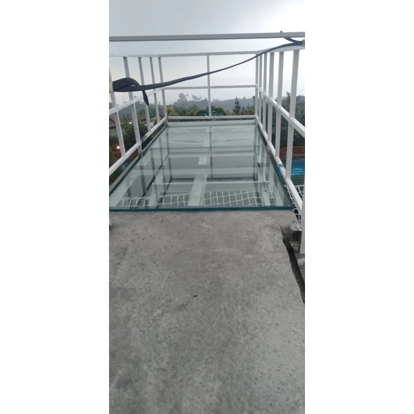 Laminated Tempered Void Glass Canopy